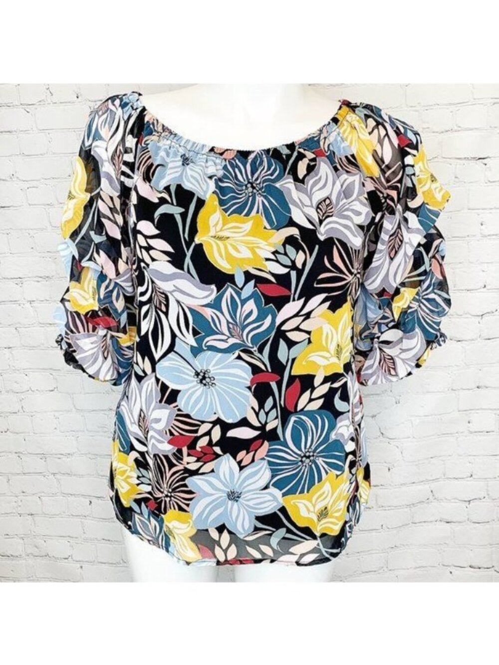 COCO BIANCO FLORAL RUFFLE SLEEVE BLOUSE - LARGE